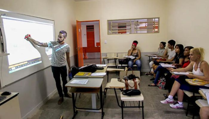 Câmara dos Deputados aprova texto-base do novo ensino médio